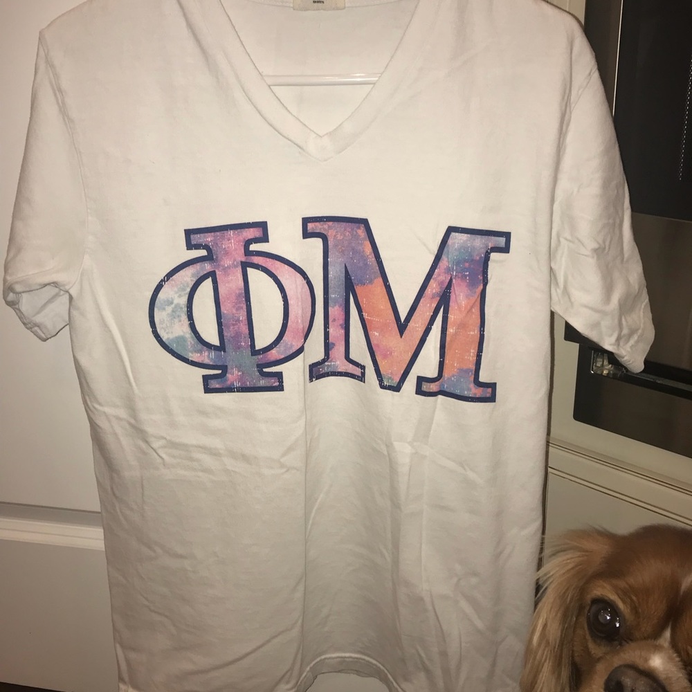 Phi Mu v neck